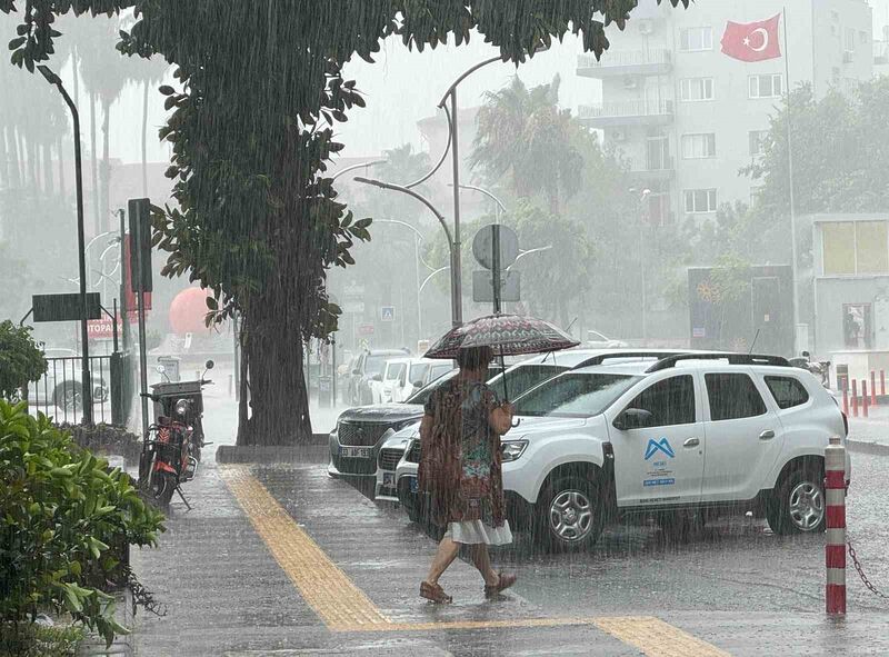 Adana ve Mersin’in kuzeyinde ’gök gürültülü yağış’ uyarısı