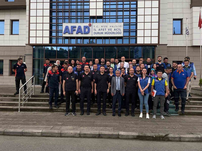 AFAD BAŞKANI OKAY MEMİŞ RİZE’DEKİ AFAD VE 112 ACİL ÇAĞRI