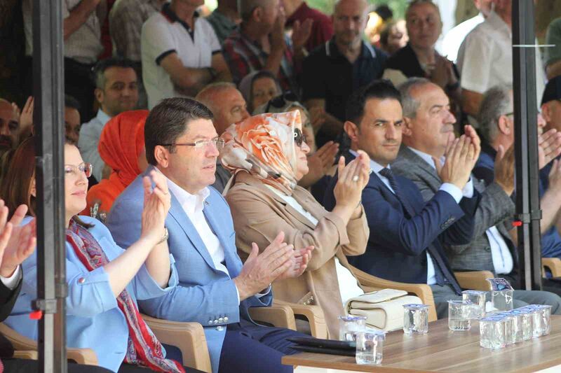 BARTIN'DA KEŞKEK FESTİVALİNE KATILAN