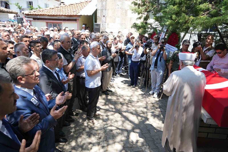 İZMİR’İN BERGAMA İLÇESİNDE ÇIKAN