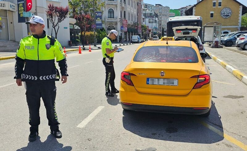 Bandırma’da trafik denetimlerinde 59 sürücünün ehliyetine el konuldu