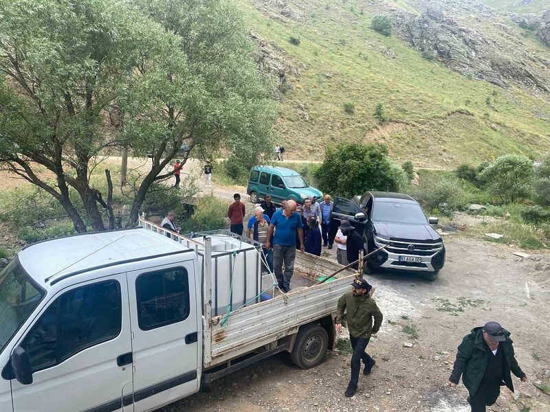 BAYBURT'UN YAZYURDU KÖYÜ BEYLER