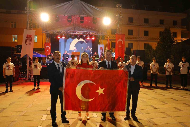 BAYBURT'TA 15 TEMMUZ DEMOKRASİ