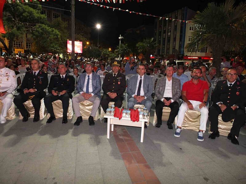 Burhaniye de 15 Temmuz Demokrasi ve Milli Birlik Günü coşkusu