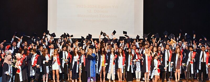 ÇOMÜ Tıp Fakültesi 12. Dönem Mezuniyet Töreni gerçekleştirildi