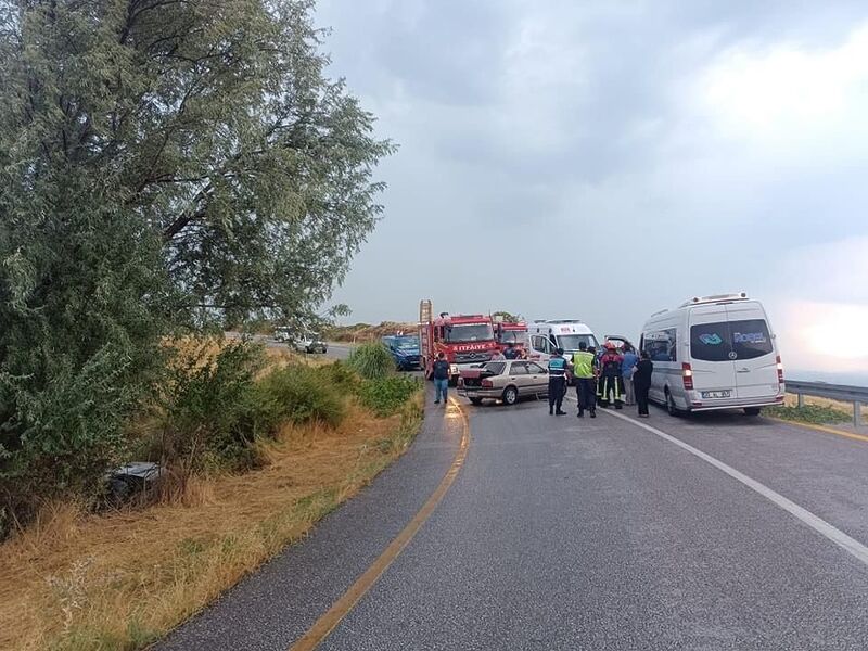 Denizli’de yağış sonrası kaygan zeminde zincirleme kaza: 9 yaralı