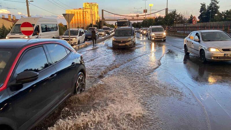 ELAZIĞ BULVARI’NDA RÖGARIN TIKANMASI