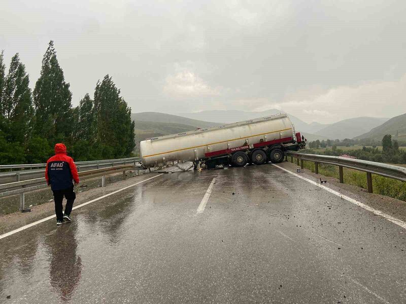 BAYBURT'UN EVEREK KÖYÜ YAKINLARINDA