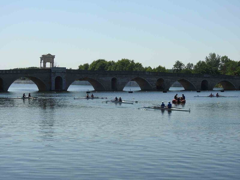 Edirne’deki Meriç Nehri’nde ilk resmi kürek yarışları başladı