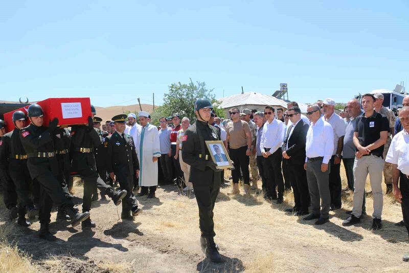 ÇANAKKALE’DE VATANİ GÖREVİNİ YAPARKEN