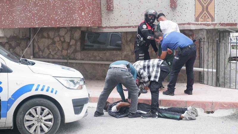 Erzurum’da gençlerin kavgası kanlı bitti