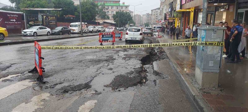 ERZURUM’DA ETKİLİ OLAN SAĞANAK