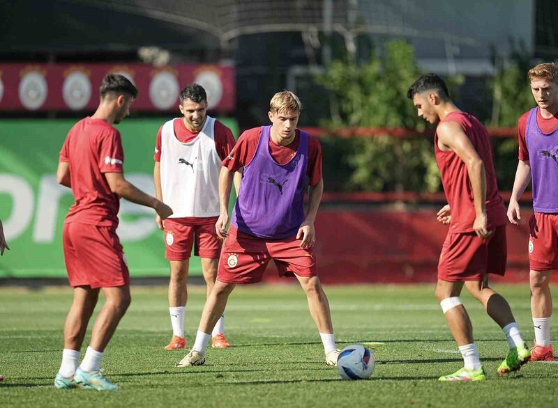 Galatasaray, yeni sezon hazırlıklarını Florya’da sürdürüyor