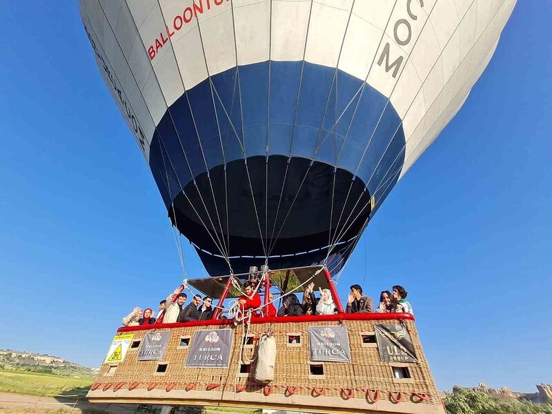 KAPADOKYA'DA SICAK HAVA BALONU