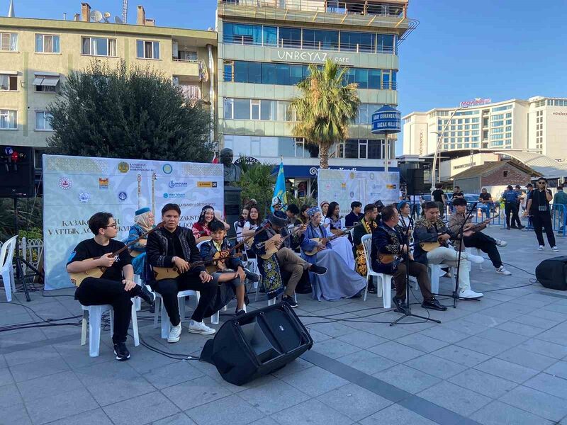 İstanbul’da “Kazakistan Milli Dombra Günü” kutlandı