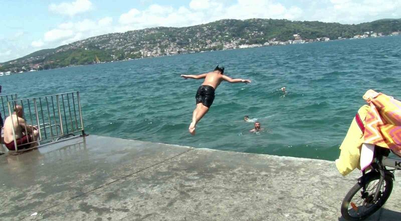 İSTANBUL'DA BAZI VATANDAŞLAR, KENT