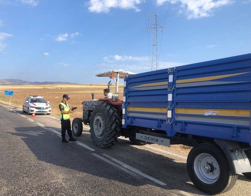 Jandarmadan tarım araçları ve traktörlere yönelik denetim