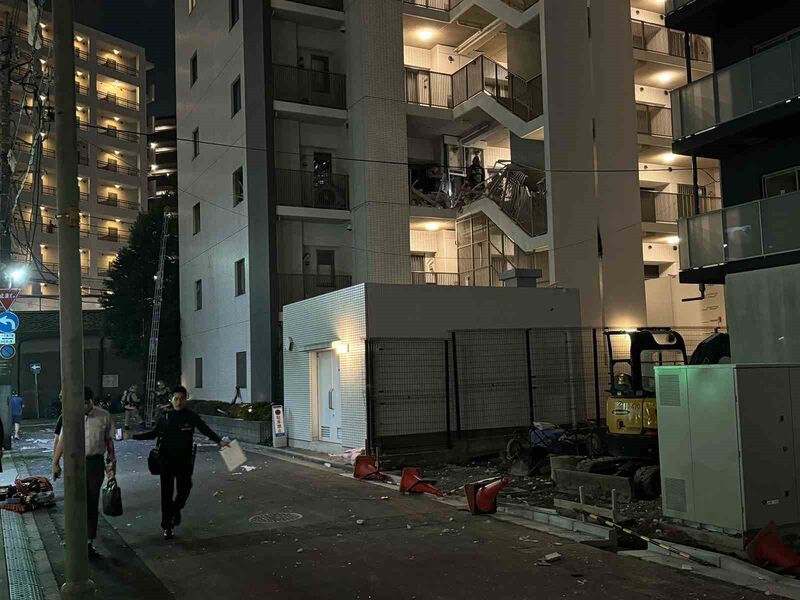 JAPONYA'DA BİR APARTMAN DAİRESİNDE