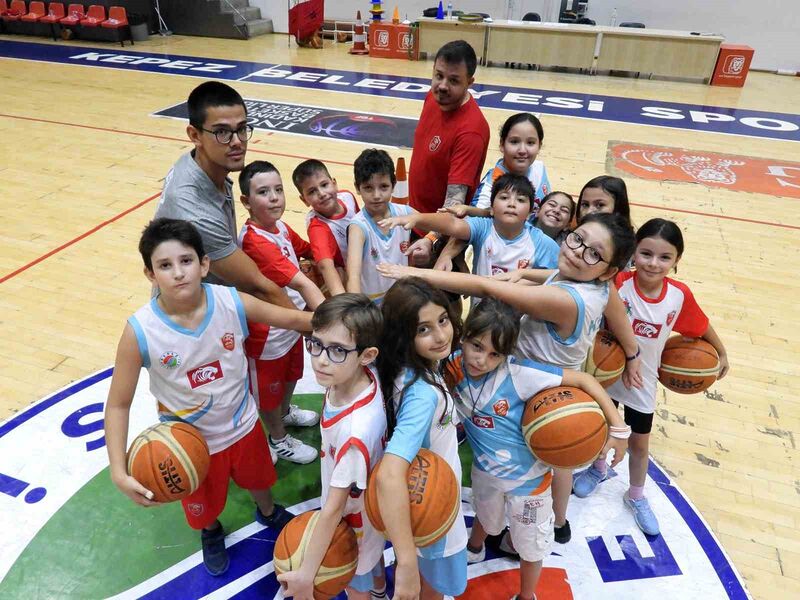 ANTALYA’DA KADIN BASKETBOLDA U16