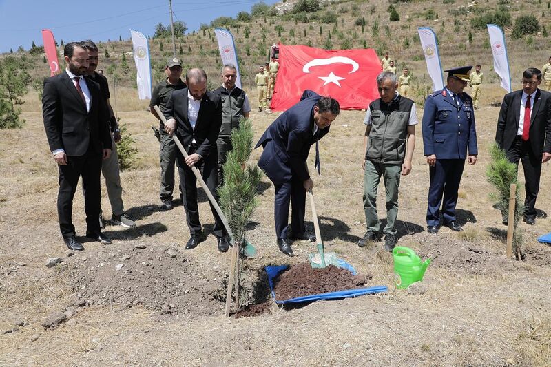 Kütahya’da 15 Temmuz şehitleri anısına fidan dikildi