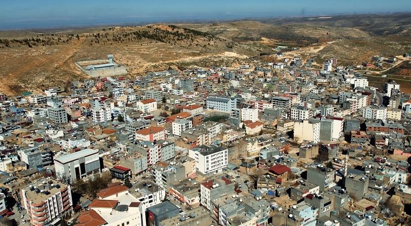 Mardin’de yolun karşısına geçerken aracın çarptığı yaşlı kadın hayatını kaybetti