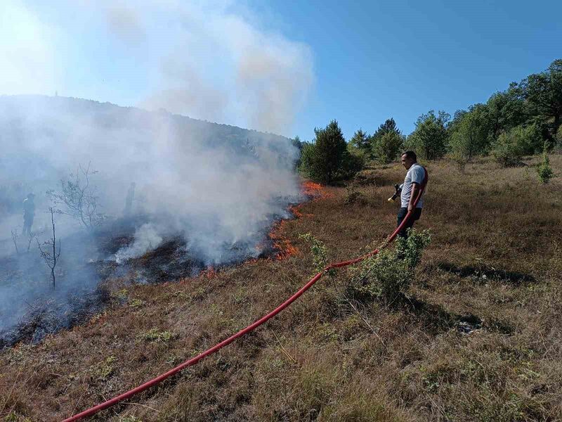 KASTAMONU'NUN ARAÇ İLÇESİNDE MEZARLIKTA