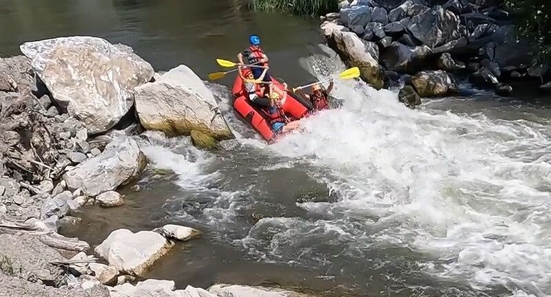 (Özel) Dağcıların nefes kesen rafting heyecanı