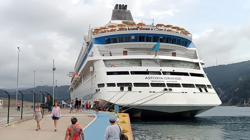 Rus turistlerin Amasra’ya ilgisi sürüyor