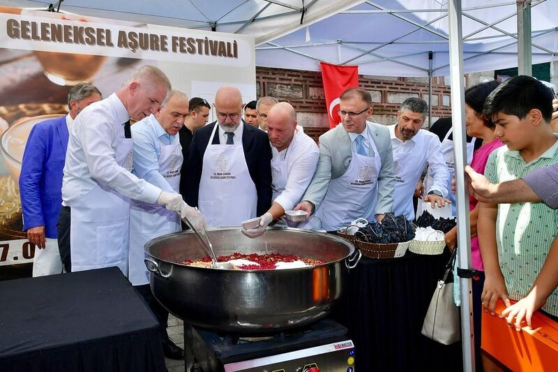 TARİHİ MISIR ÇARŞISI'NDA MUHARREM