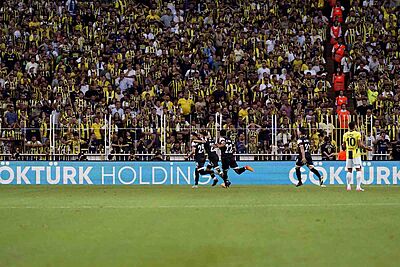 UEFA Şampiyonlar Ligi 2. Eleme Turu: Fenerbahçe: 0 – FC Lugano: 1 (İlk yarı)