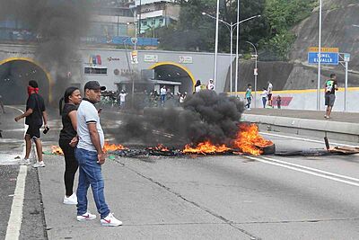 VENEZUELA'DA MUHALEFET DESTEKÇİLERİ PAZAR