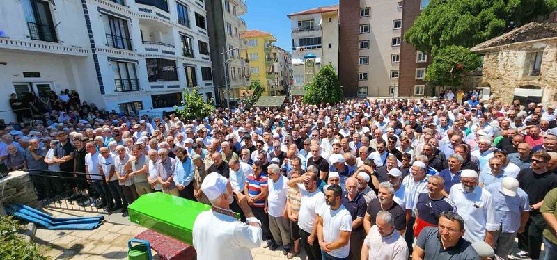 YALOVA’NIN ÇINARCIK İLÇESİNDE KAMYONA