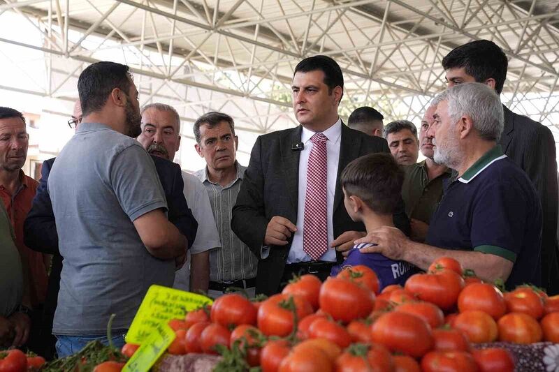 Yılmaz, pazarcı esnafıyla bir araya geldi