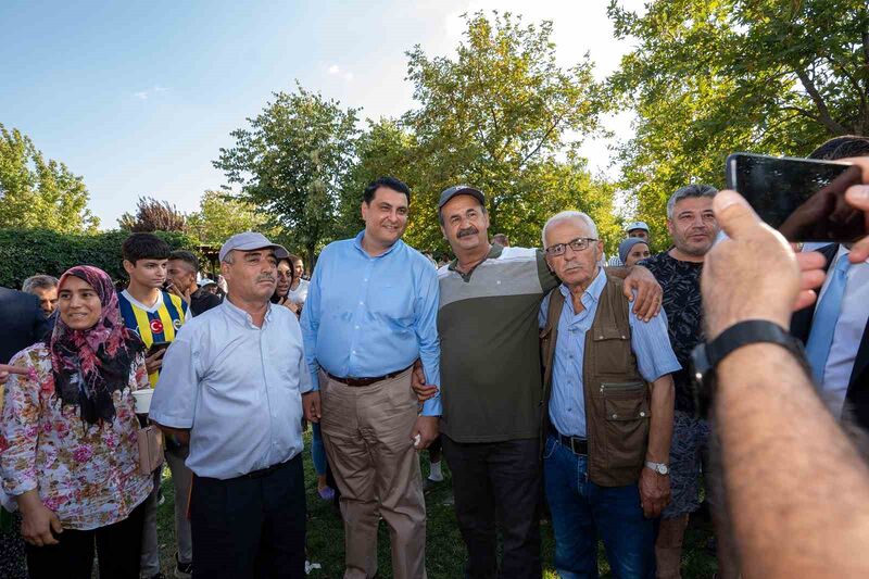 YILMAZ’DAN AŞURE VE DONDURMA