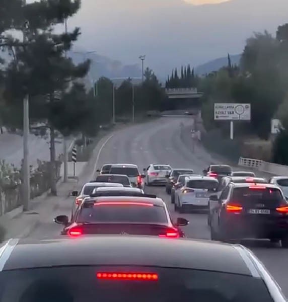 KARABÜK'TE 3 ŞERİTLİ YOLU