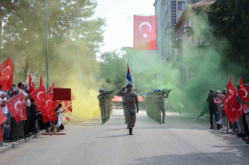 30 AĞUSTOS KUTLAMALARINDA JANDARMANIN