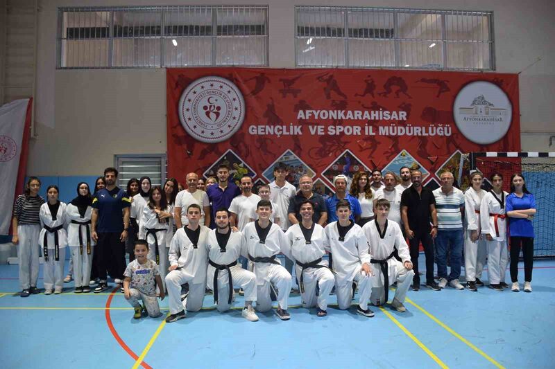 AFYONKARAHİSAR’DA TAEKWONDO İL SEÇMELERİ