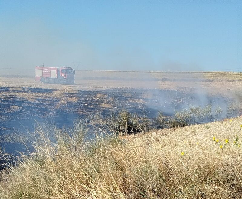 Alaca’da artan anız yangınları vatandaşları tedirgin ediyor