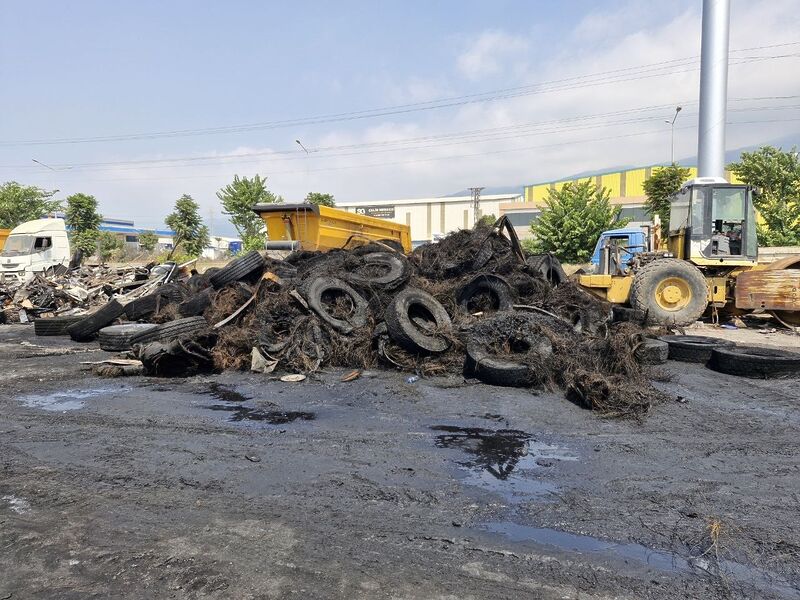 HATAY'DA LASTİK DEPOSUNDA YAŞANAN