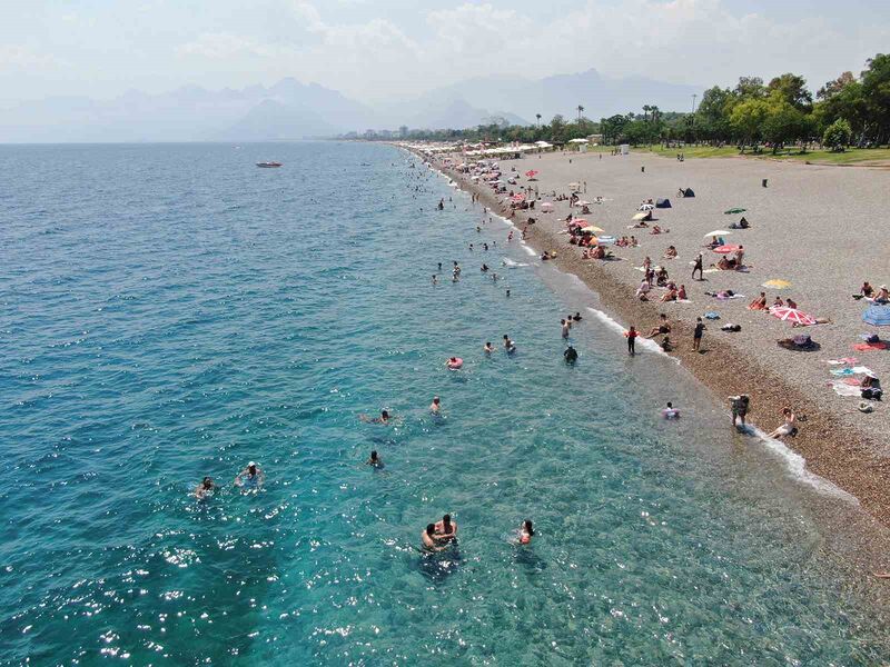 ANTALYA'DA HAVA SICAKLIĞI TERMOMETREDE