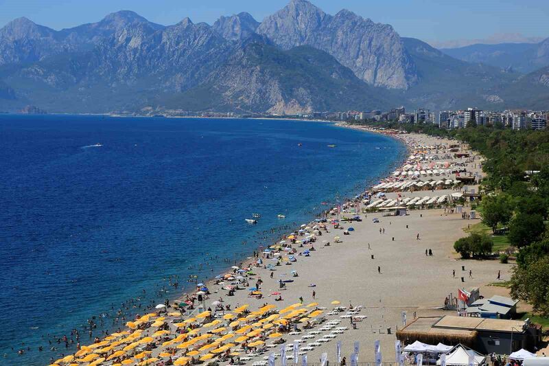 ANTALYA’DA ARTAN HAVA SICAKLIĞI