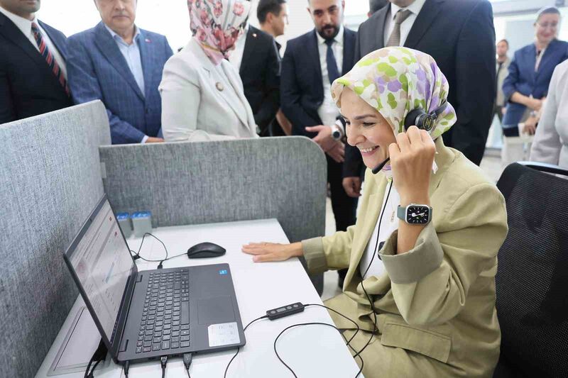 Bakan Göktaş çağrı merkezini arayan gencin nikah davetine katılma sözü verdi