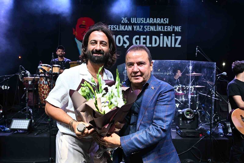 Başkan Böcek: “Hiçbir kurum kuruluşa borcumuz yok”