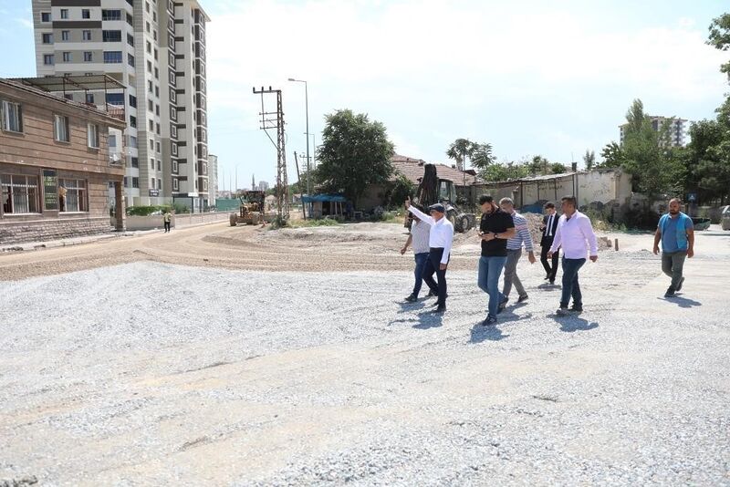 Başkan Çolakbayrakdar, “Yenidoğan’ın trafik akışını daha konforlu hale getiriyoruz”