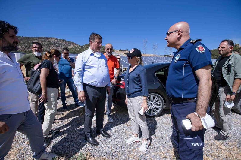 Başkan Tugay yangın bölgesinde incelemelerde bulundu