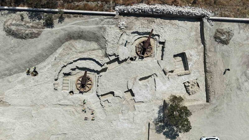 Çanakkale Savaşları’ndan kalma 109 yıllık top mevzileri gün yüzüne çıkarılıyor