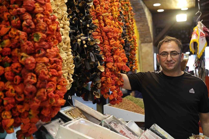 Elazığ kurutmalıkları tezgahlardaki yerini aldı, fiyatlar düştü