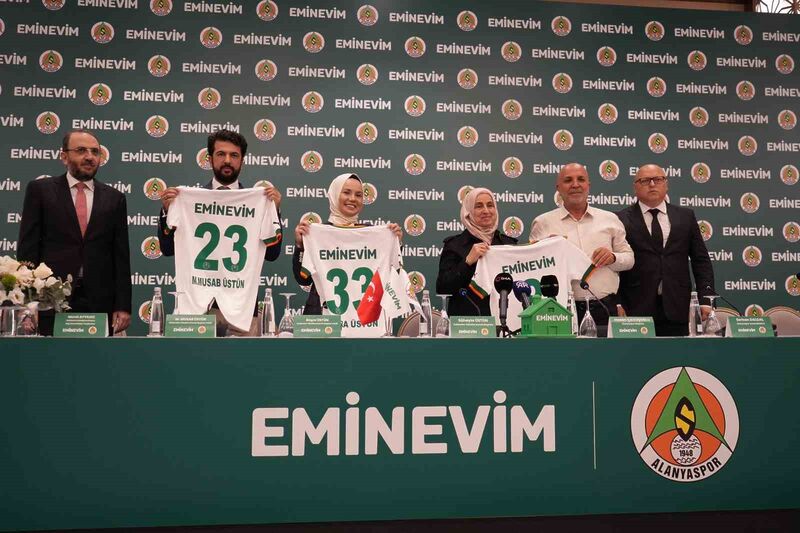 Eminevim Alanyaspor’un forma sırt sponsoru oldu