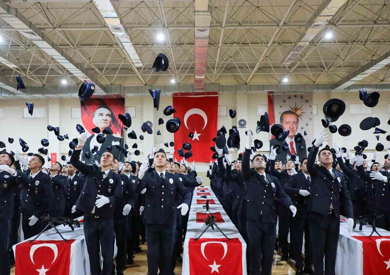 Erzincan’da 428 polis adayı mezun oldu