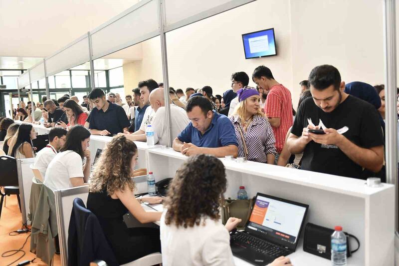 Esenyurt’ta Kariyer Fırsatları Buluşması düzenlendi